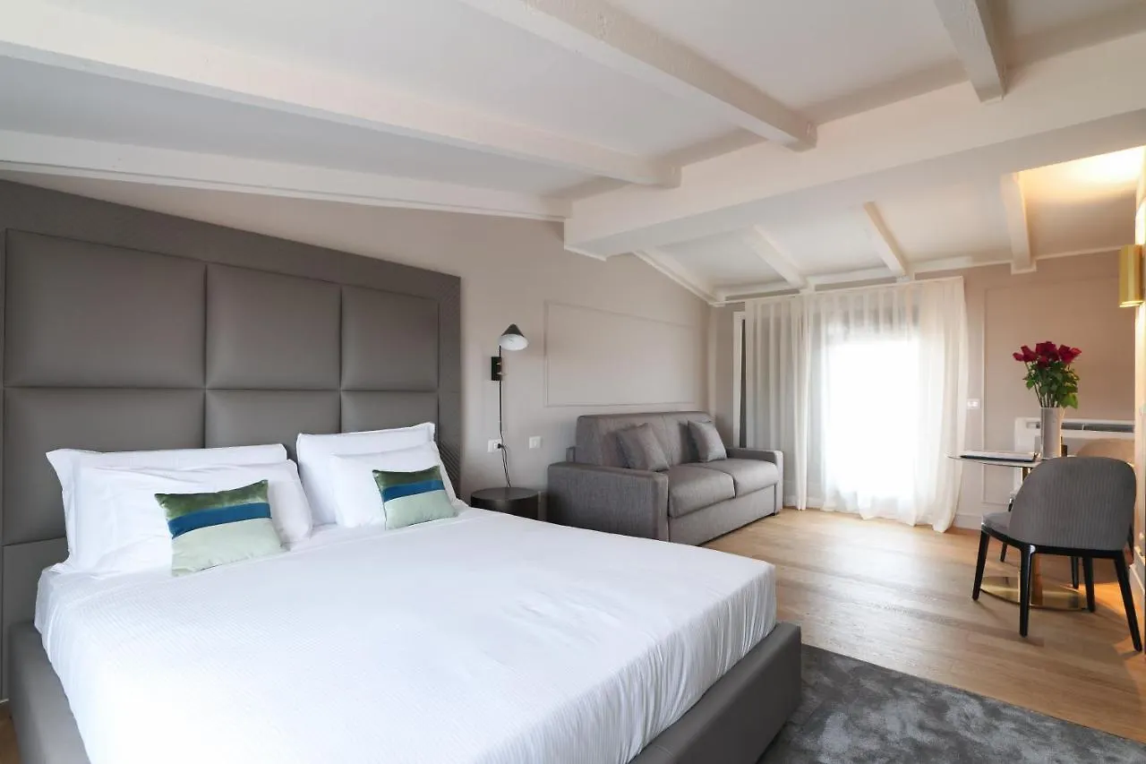 Prestige Boutique Aparthotel - Piazza Duomo View 밀라노 아파트