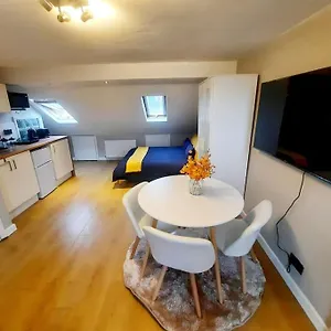  Apartamento Alross Flat / Private Bathroom Reino Unido