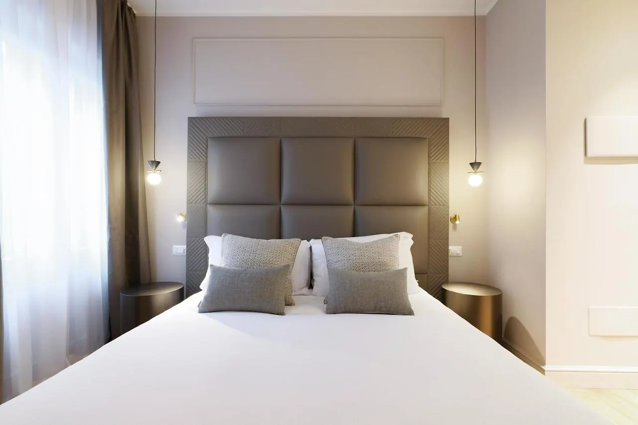 Prestige Boutique Aparthotel - Piazza Duomo View Milan 0*,