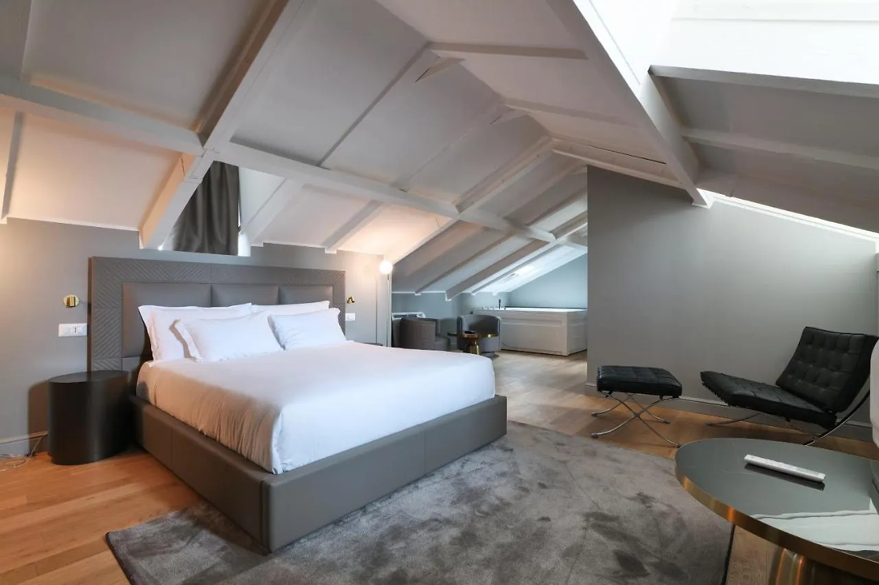 Prestige Boutique Aparthotel - Piazza Duomo View Milan Apartment