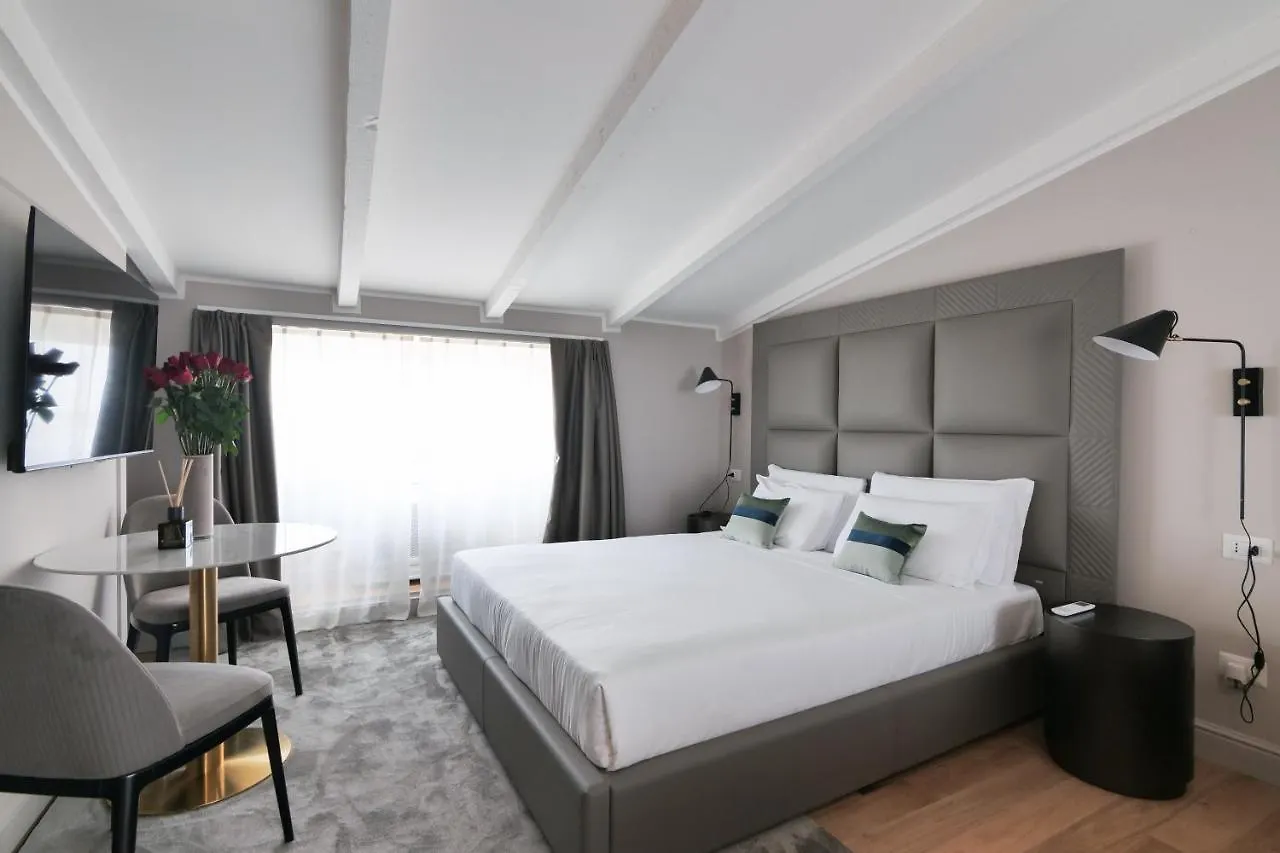 Prestige Boutique Aparthotel - Piazza Duomo View Milán