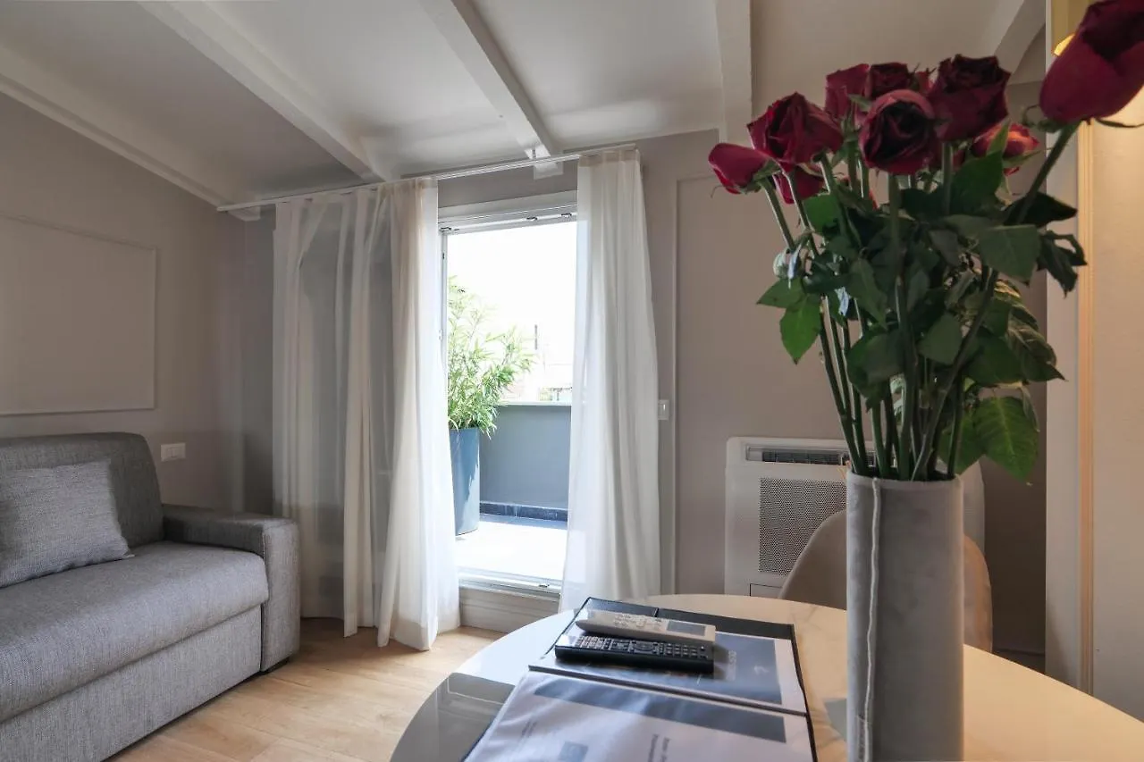 Apartamento Prestige Boutique Aparthotel - Piazza Duomo View Milán